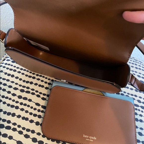 Kate Spade scalloped crossbody and wallet set 😍 - Picture 7 of 10